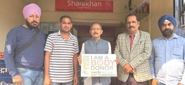 मानवता की मिसाल : श्री देवशरण साहू ने आज अपने देहदान की घोषणा कर वसीयत सौंपी