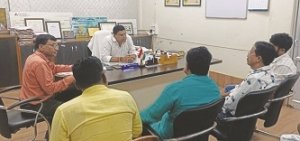 कमिश्नर राजपूत ने हर संभव सहायता प्रदान करने का भरोसा  दिलाया आवंटित दुकानदारों को