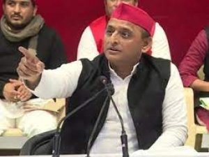 'आधी कमाई, दोगुनी महंगाई' : UP चुनाव से पहले अखिलेश का जनता को 'खत', CM योगी पर बरसे