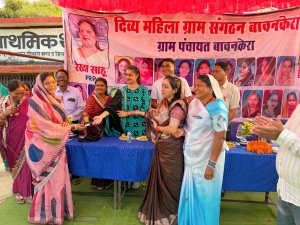 रोजगार से जुड़कर महिलाएं बदल रहीं अपनी पहचान &ndash; डॉ. एकता लंगेह*