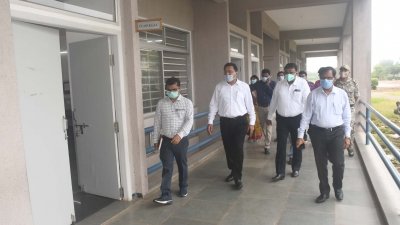एबीस ग्रुप द्वारा संचालित अजीज पब्लिक स्कूल नि:शुल्क कोविड-19 सेन्टर का  निरीक्षण