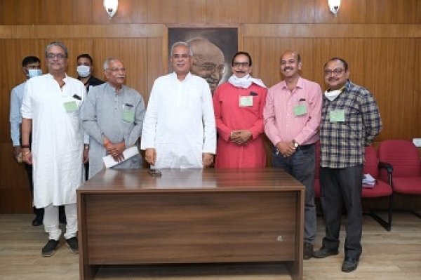 मुख्यमंत्री  से सर्व ब्राह्मण समाज बलौदाबाजार के प्रतिनिधि मंडल ने की सौजन्य मुलाकात