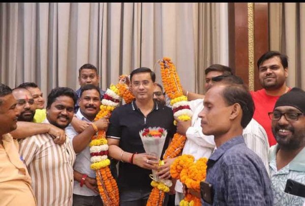 अध्यक्ष इन्द्रजीत सिंह छोटू का किया गया भव्य सम्मान