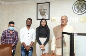 मुख्यमंत्री  भूपेश बघेल से ओटीटी एप &lsquo;मोर माटी&lsquo; के निदेशक ने की सौजन्य मुलाकात
