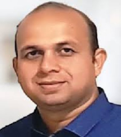 इंग्लिश मीडियम के सरकारी स्कूल के बच्चों के लिए है असीम संभावनाएं- कलेक्टर डॉ. सर्वेश्वर नरेंद्र भुरे