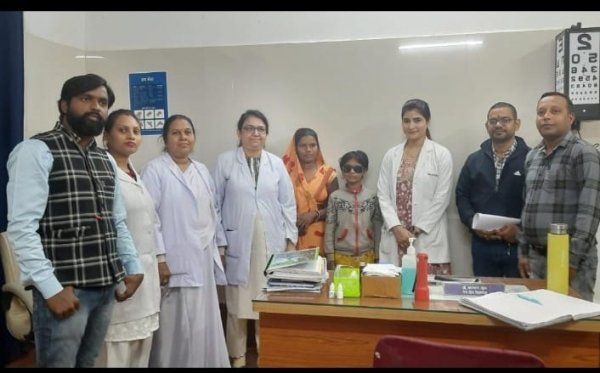बालोद जिला से जन्मजात मोतियाबिंद से पीड़ित बच्ची का जिला चिकित्सालय दुर्ग में हुआ सफल ऑपरेशन