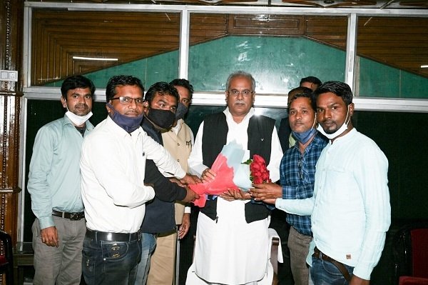 मुख्यमंत्री से मिले छत्तीसगढ़ सहायक शिक्षक फेडरेशन  के पदाधिकारी