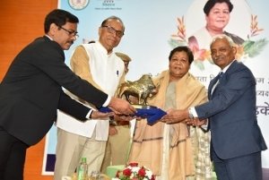बेहतर जल प्रबंधन के लिए सूरजपुर जिले की छिंदिया ग्राम पंचायत राष्ट्रीय स्तर पर पुरस्कृत