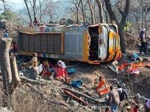 मुख्यमंत्री ने बस दुर्घटना पर दुख जताया : घायलों के बेहतर उपचार के निर्देश दिए