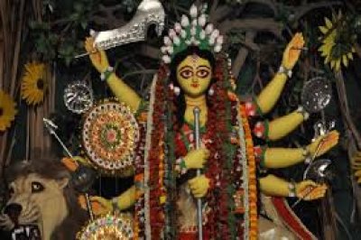 नवरात्रि के 9 दिन पहनें इन रंगों के कपड़े, मिलेगा मां का आशीर्वाद