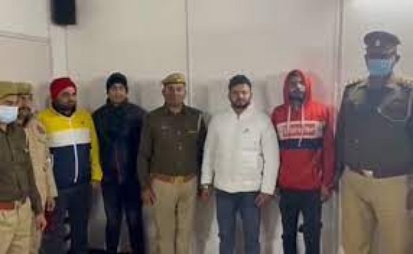 असदुद्दीन ओवैसी की कार पर फायरिंग के आरोपियों में से एक का है क्रिमिनल रिकॉर्ड, खुद को LLM पास बताया : पुलिस