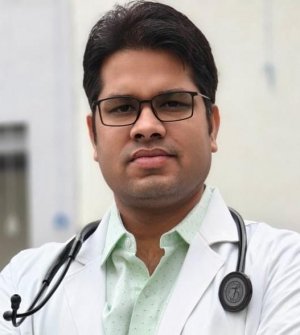 "ठंड बढ़ी, दिल पर खतरा भी: डॉ. प्रकाश खूंटे की सलाह ठंड में कैसे रखें अपना दिल सुरक्षित"