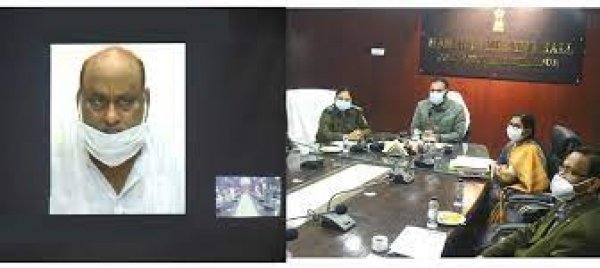 राजस्व मंत्री  ने जिले में कोविड के प्रभावी नियंत्रण एवं रोकथाम के लिए की जा रही तैयारियों की वर्चुअली समीक्षा