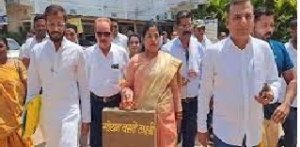 राजनांदगांव के पत्रकार लेखन में ही नहीं सेवा में भी आगे हैं  महापौर हेमा देशमुख