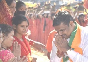 ज्योत विसर्जन दर्शन कर दुर्ग शहर की खुशहाली की मंगल कामना की भाजपा प्रत्याशी गजेंद्र यादव ने