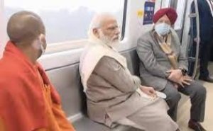 कानपुर मेट्रो के नए सेक्&zwj;शन का शुभारंभ करने के बाद पीएम मोदी ने सवारी भी की