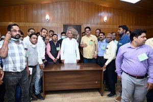 मुख्यमंत्री से राजस्व पटवारी संघ छत्तीसगढ़ के प्रतिनिधि मंडल ने मिलकर पुरानी पेंशन योजना बहाली के लिए आभार व्यक्त किया