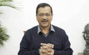 देरी क्यों कर रहे PM साहब, तुरंत विदेशी उड़ानें बंद करें : Omicron पर CM केजरीवाल