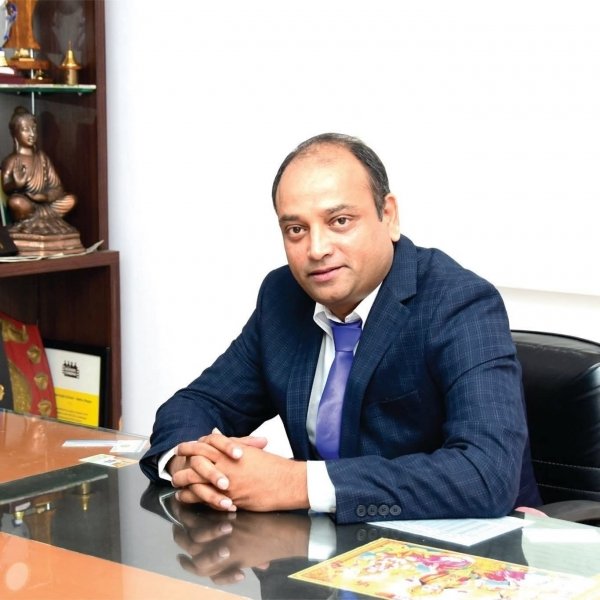 "विदाई के आंसू: कृष्णा पब्लिक स्कूल के डायरेक्टर आलोक त्रिपाठी का निधन, अंतिम संस्कार कल शिवनाथ नदी मुक्तिधाम में"